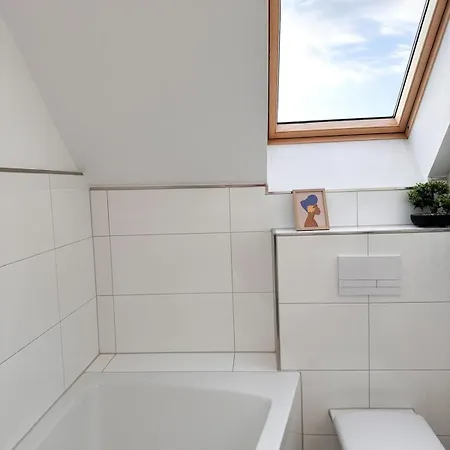 Big House 130 Qm 13 Min Cologne Trade Fair 19 Min Duesseldorf Vakantiehuis Leverkusen