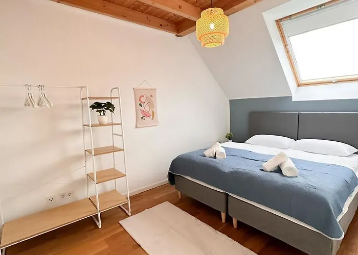 Big House 130 Qm 13 Min Cologne Trade Fair 19 Min Duesseldorf Feriehus Leverkusen